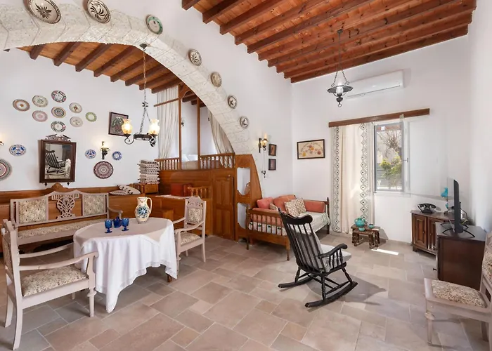 Villa Traditional Dream House Soroni