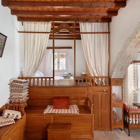 Traditional Dream House Soroni