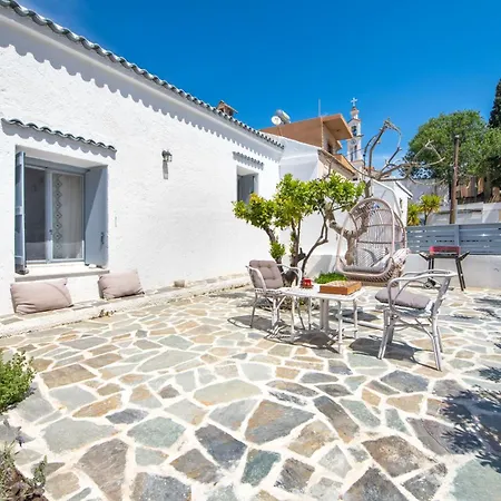 Traditional Dream House * Soroni